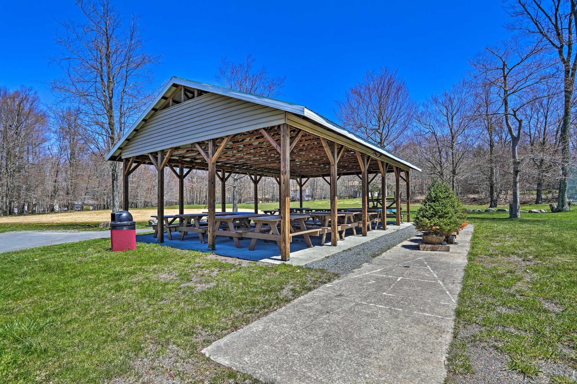 With Gas Grill Less Than 2 Mi To Dresser Tobyhanna